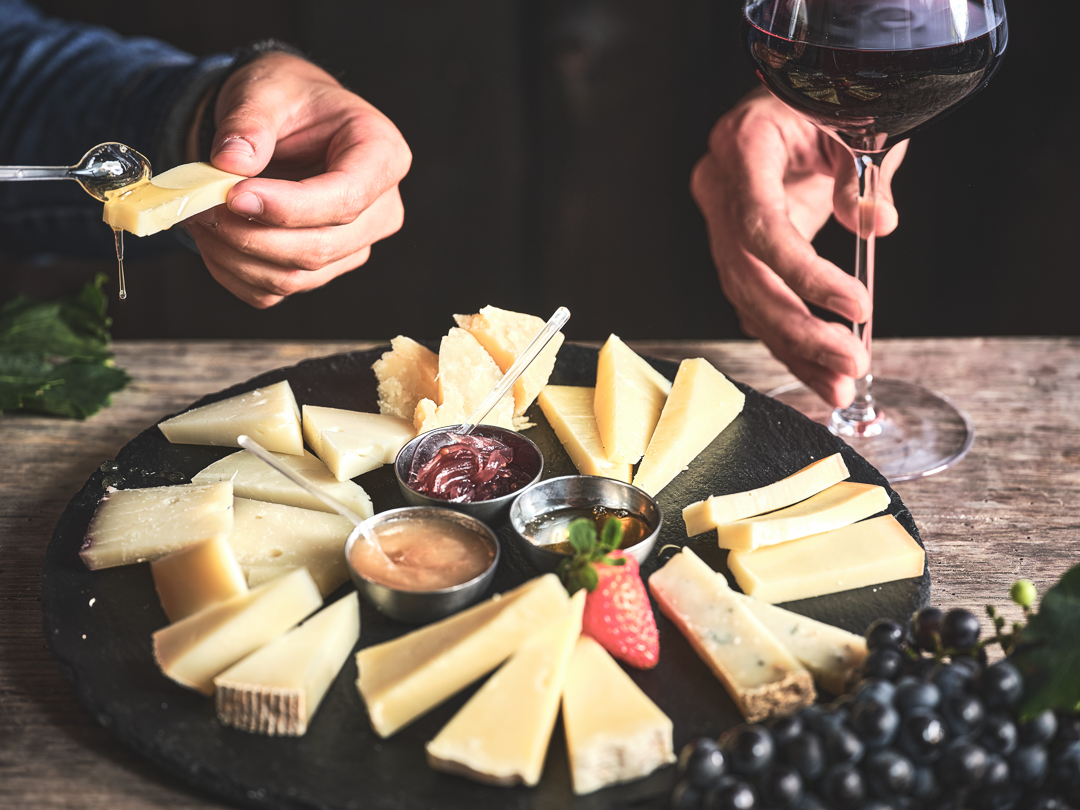 il companatico food photography Visit Rovereto Vallagarina piatti tipici locanda le Tre chiavi abbinamento vino formaggi trentini