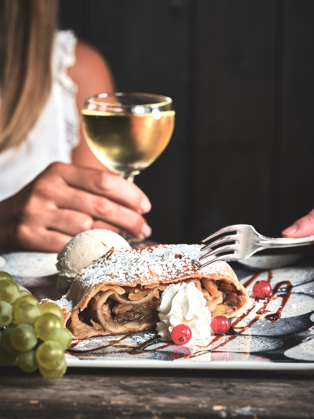 il companatico food photography Visit Rovereto Vallagarina piatti tipici locanda le Tre chiavi abbinamento vino strudel e vin santo